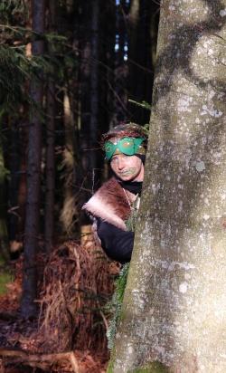 Waldgeister und Baumelfen im Nationalpark freuen sich auf die Hilfe von möglichst vielen Kindern, die ihnen bei der Suche nach ihrem verlorenen Schatz helfen. (Foto: NPV Bayerischer Wald)