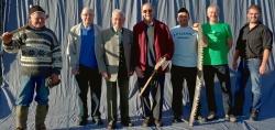 Bereicherten das Erzählcafé mit Erzählungen und Informationen (v. l.): die früheren Holzhauer Hermann Ganserer, Otto Schettl, Karl Heidenreich und Hans Woldrich sowie die Ranger Thomas Drexler, Robert Schmid und Mario Schmid. (Foto: Pöhnl/Haslinger)
