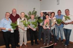 Die acht Künstler der Gruppe "Wildwuchs" mit Wolfgang Bäuml, Museumsleiter und Kulturbeauftragter der Nationalparkverwaltung Bayerischer Wald und Leiter des Waldgeschichtlichen Museums (2. v.l.)