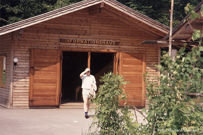 In den Anfangsjahren diente eine einfache, provisorische Infrastruktur zur Information der Nationalparkgäste. Foto: Rainer Pöhlmann